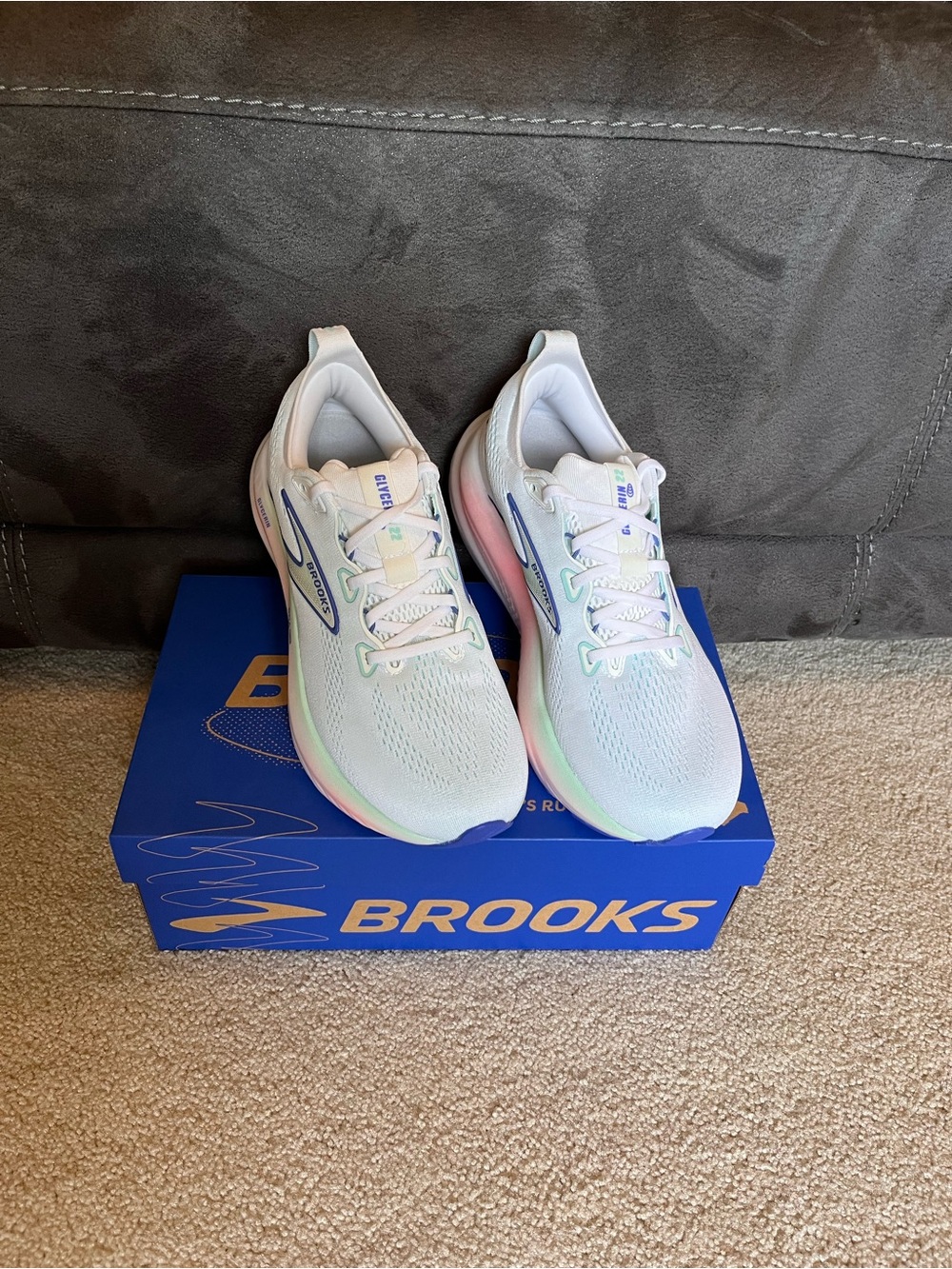 Women’s Brooks Glycerin 22 - Picture 2 of 7